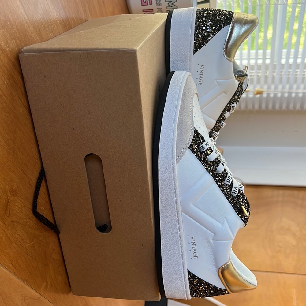 *NWT Vintage Havana Near sneakers *